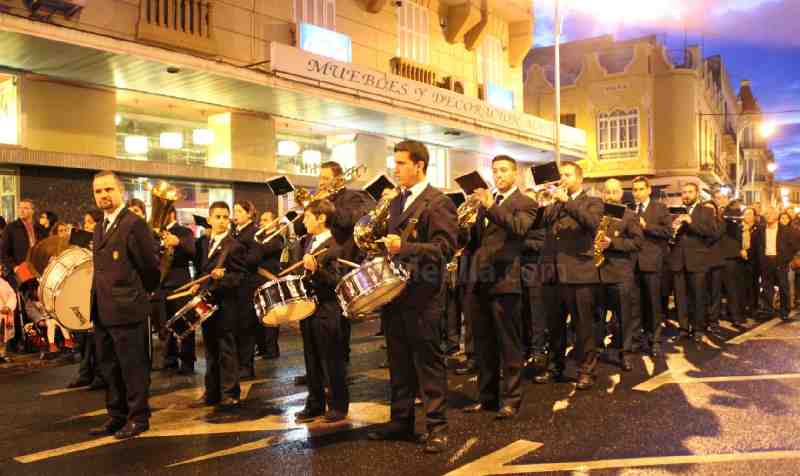 Melilla se inunda de emoción al paso del Cristo de la Paz