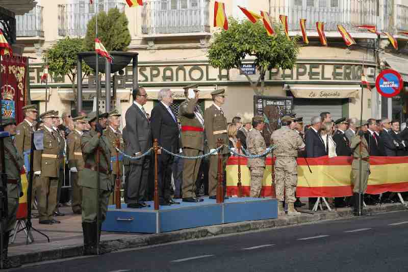 Un brillante desfile militar pone el broche de oro al DIFAS 2012 en Melilla