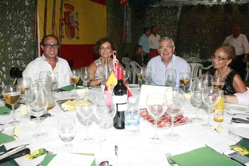 Noche benéfica en la caseta militar