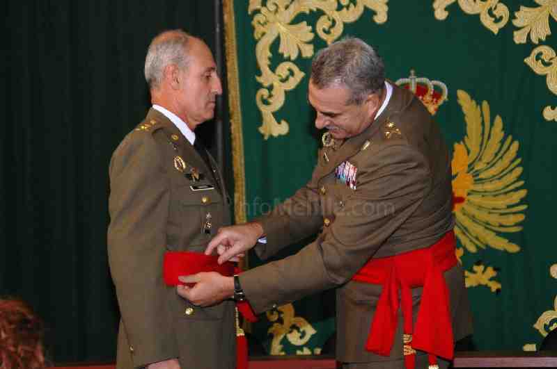 La COMGEMEL impone la Faja por ascenso a Oficial General al Coronel Camarero Alenda