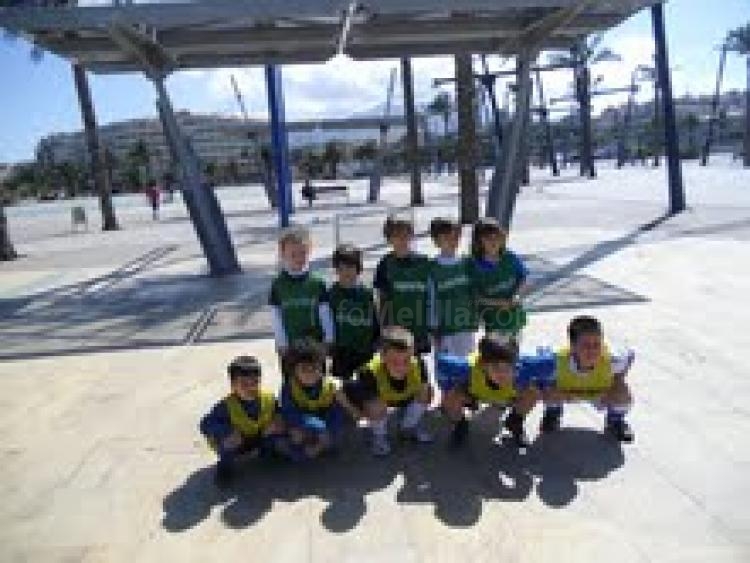 Unos 80 alumnos participan en una nueva "Jornada de Fútbol en la Calle"
