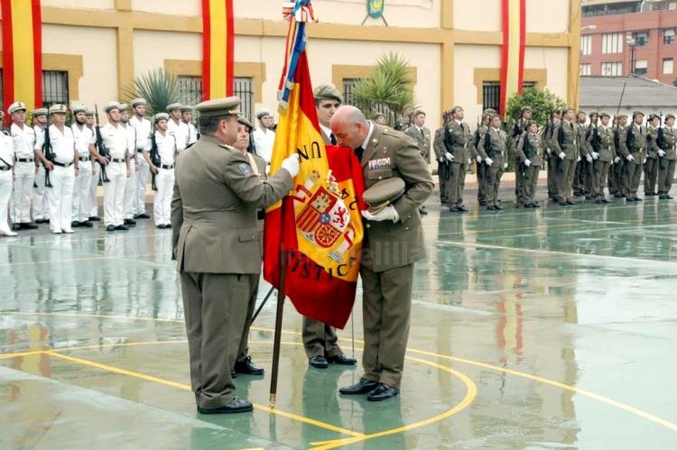 El coronel Santiago García sustituye al coronel Federico Bordas al frente de la ULOG 24