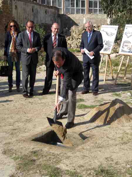 Miguel Marín también ha participado en la puesta de la primera piedra