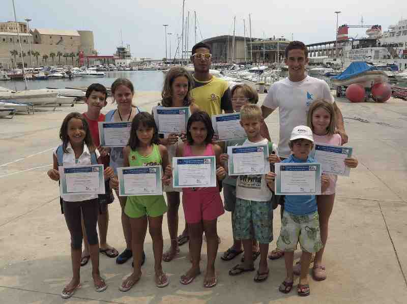 Se gradúa la última promoción de alumnos del "Aula Náutica de Verano" del RCM de Melilla