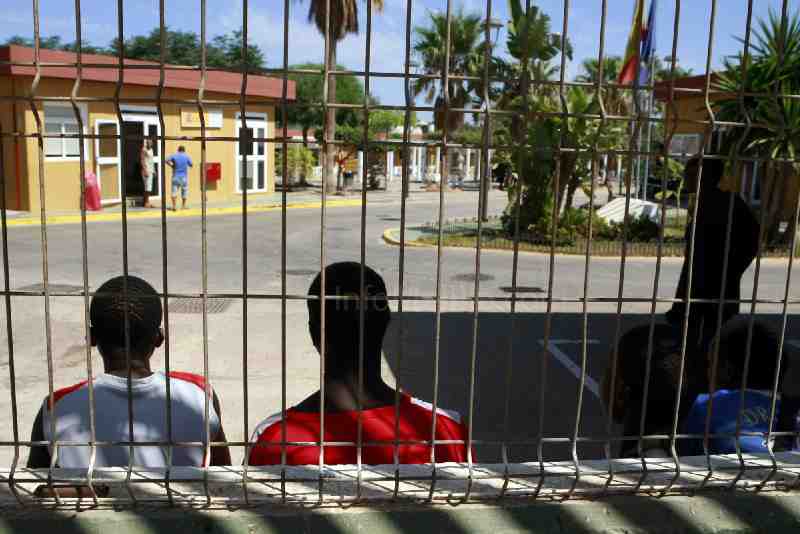 El CETI acoge a más de 700 personas, unas 200 por encima de su capacidad