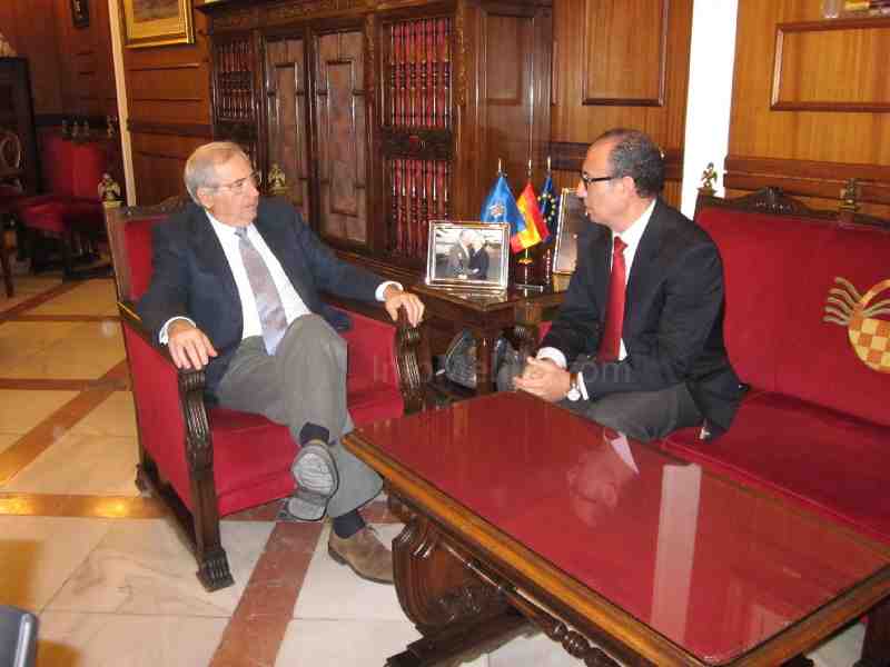 Imbroda y El Barkani han mantenido hoy una primera reunión