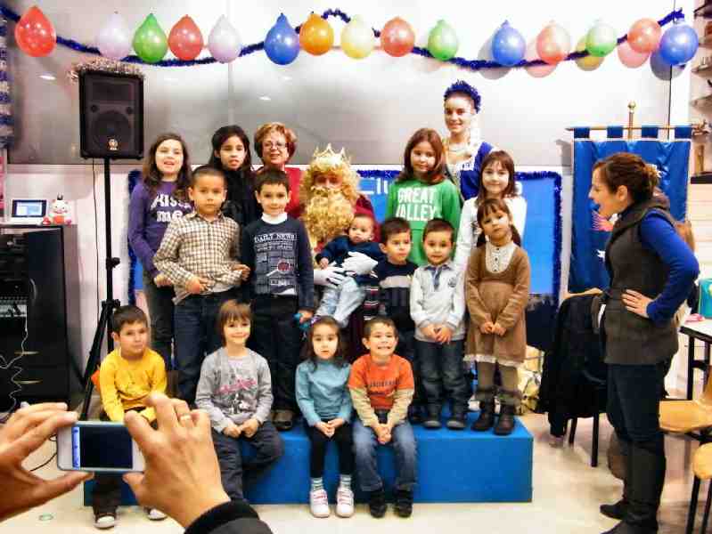 Juguetes y regalos para los más pequeños de la Casa de Melilla en Barcelona
