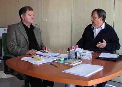 Francisco Robles (izda.) y Guillermo Vallejo (dcha.), durante su reunión