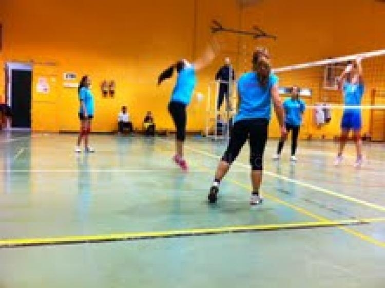 Gran éxito de participación en el torneo de Voleibol para conmemorar el "Día Internacional de la Mujer"