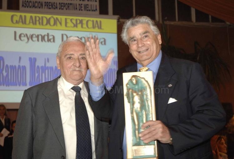 Con su buen y siempre inseparable amigo, Ramón Martínez Pérez "Ramoní"