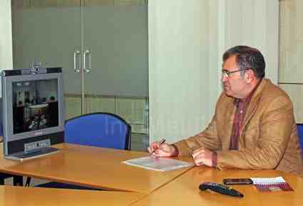 El director territorial del INGESA en Melilla, Francisco Robles, durante la reunión por videconferen