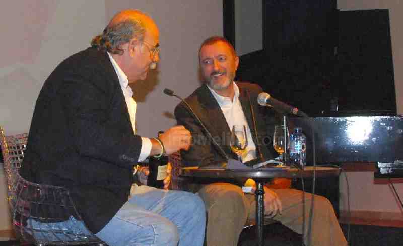 Alatriste navega por la rada melillense en la última entrega del académico Arturo Pérez Reverte