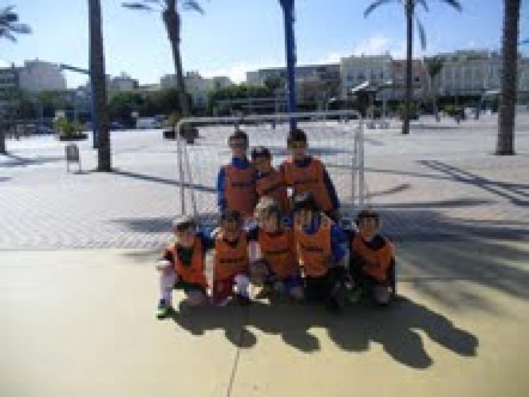 Unos 80 alumnos participan en una nueva "Jornada de Fútbol en la Calle"