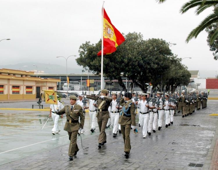 El coronel Santiago García sustituye al coronel Federico Bordas al frente de la ULOG 24
