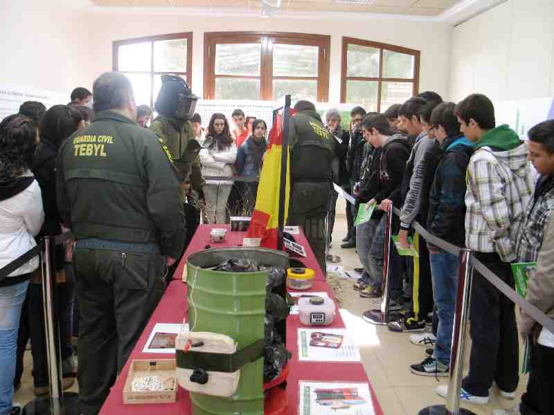 Mil quinientas melillenses visitan la exposición itinerante “La Guardia Civil, Escudo de la Democracia frente al Terrorismo”