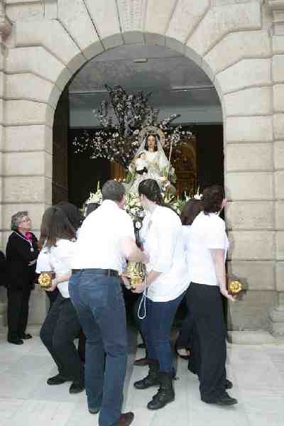 Las calles del Pueblo recibieron jubilosas a su patrona, la Divina Pastora
