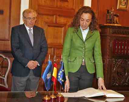 Hace tan sólo 5 días que Esther Donoso tomó posesión de su cargo como consejera de Presidencia