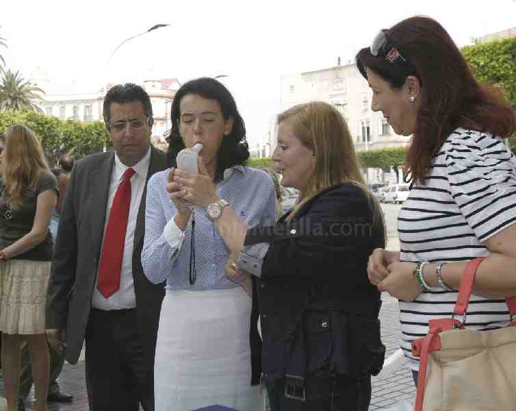 Cigarros por caramelos, así celebra Melilla el Día Mundial Sin Tabaco