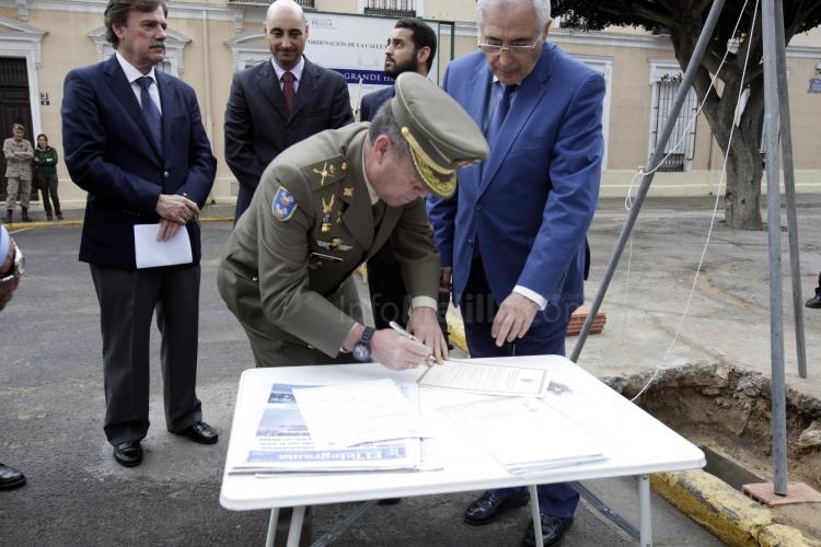 En marcha las obras de adecuación de la calle Pedro Segura y su conversión en plaza peatonal