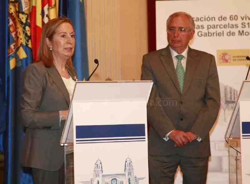 Ana Pastor junto a Juan José Imbroda