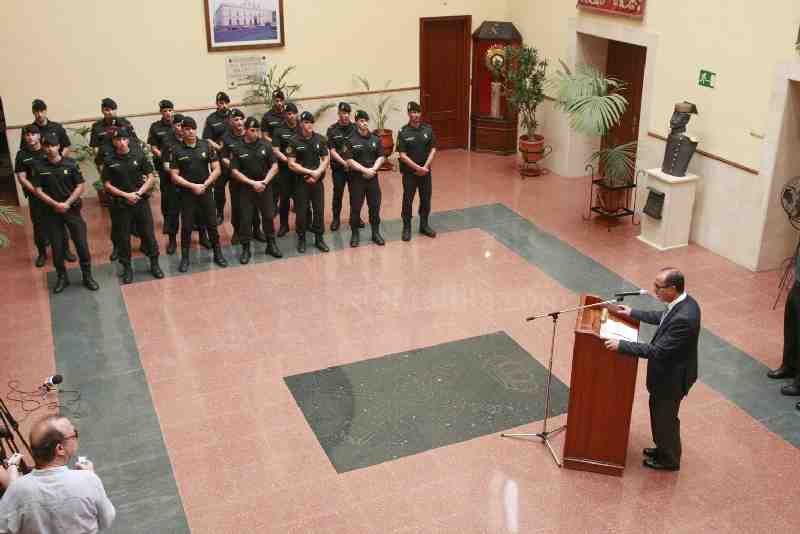 Melilla refuerza su seguridad con 18 agentes especiales que afrontarán la recta final de la OPE y vigilarán la presión migratoria