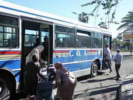 El autobús circulaba por la Carretera Vía Láctea cuando fue atacado