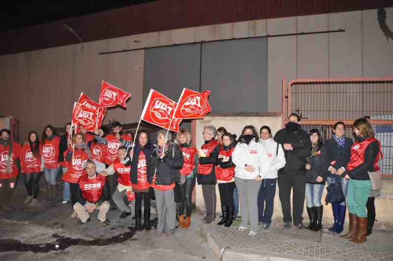 Mientras, en la otra nave, la situación es tranquila ante la ausencia de trabajadores