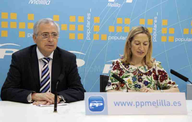 El asunto de las 60 viviendas ya fue abordado por Imbroda y Ana Pastor en una reunión anterior
