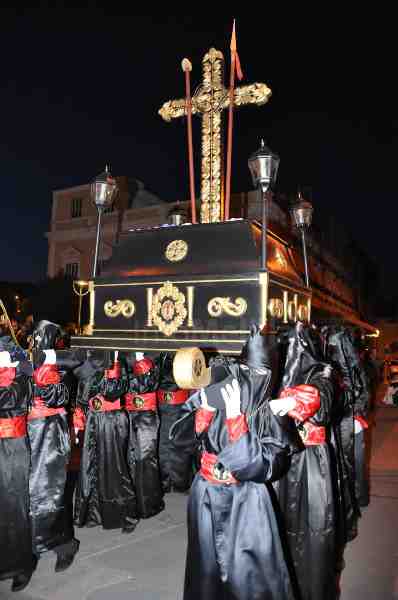 La Piedad llora la muerte de su hijo Jesucristo
