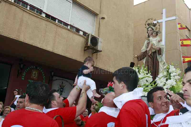 El levante impidió el tradicional paseo de la Virgen del Carmen por la bahía melillense