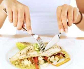 Comer pescado durante el embarazo mejora la capacidad intelectual de los niños y su conducta social
