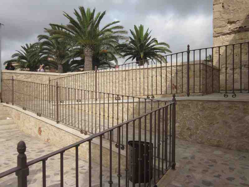 Las obras de accesibilidad del Gobierno convierten Melilla la Vieja en un lugar visitable para todos