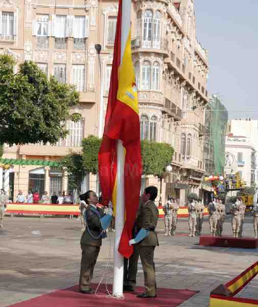 Con el izado de la bandera española da comienzo la celebración del DIFAS 2012 en Melilla