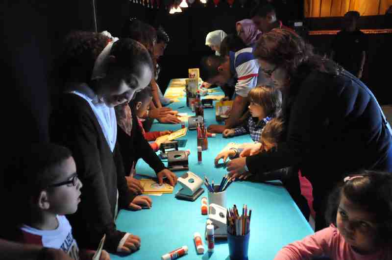 Teatro Mágico vuelve a meterse en el bolsillo a niños y no tan niños