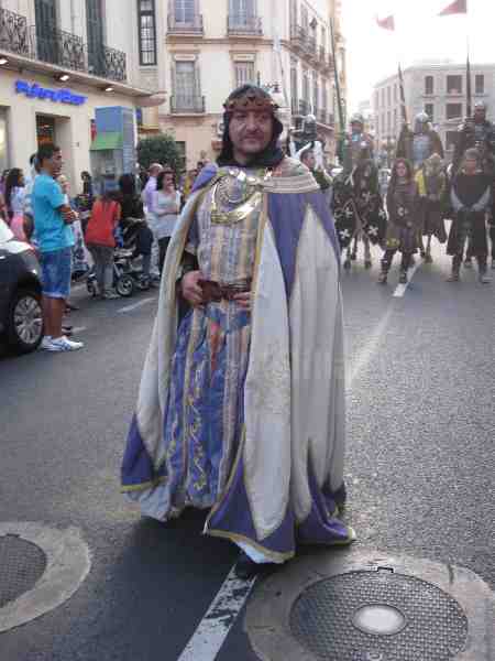 Comienza el Mercado Medieval de Melilla con la tradicional cabalgata de caballeros, damas y malabaristas