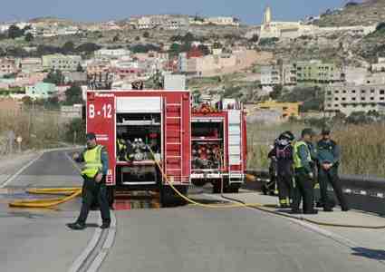 Los bomberos y fuerzas de seguridad en el lugar de los hechos