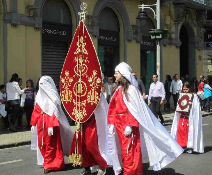 Alegría en las calles de Melilla: Cristo ha resucitado