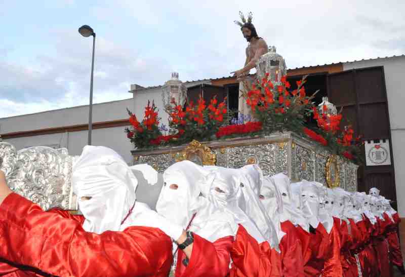 El Flagelado regresa empapado a refugiarse con Nuestra Señora del Mayor Dolor