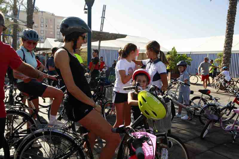 Comienza la Semana Europea de la Movilidad en Melilla con una pedalada mutitudinaria
