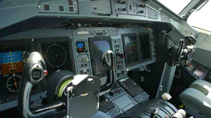 La cabina del nuevo ATR se transforma a digital
