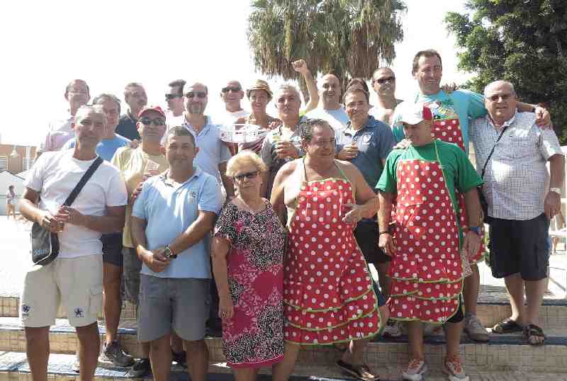 Éxito y récord de participación en el concurso de paellas de Feria del Club Marítimo