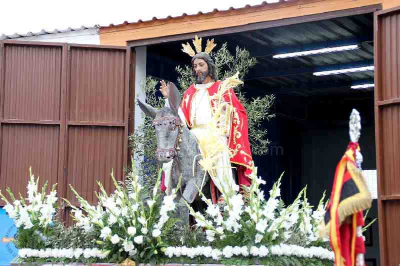 La falta de portadores impide a la Virgen de Gracia y Esperanza acompañar a 'La Pollinica' en su estación de penitencia