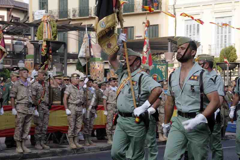 Un brillante desfile militar pone el broche de oro al DIFAS 2012 en Melilla