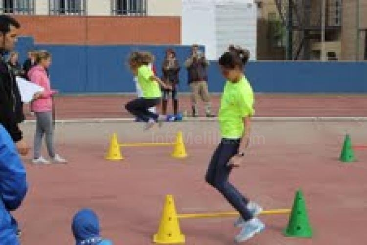 Éxito del torneo "Jugando al Atletismo" del Club Atlético Melilla