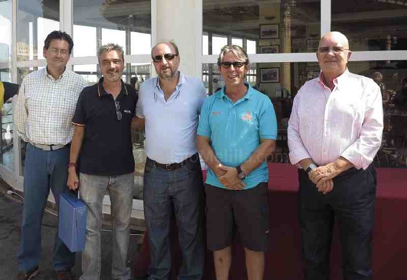 Éxito y récord de participación en el concurso de paellas de Feria del Club Marítimo
