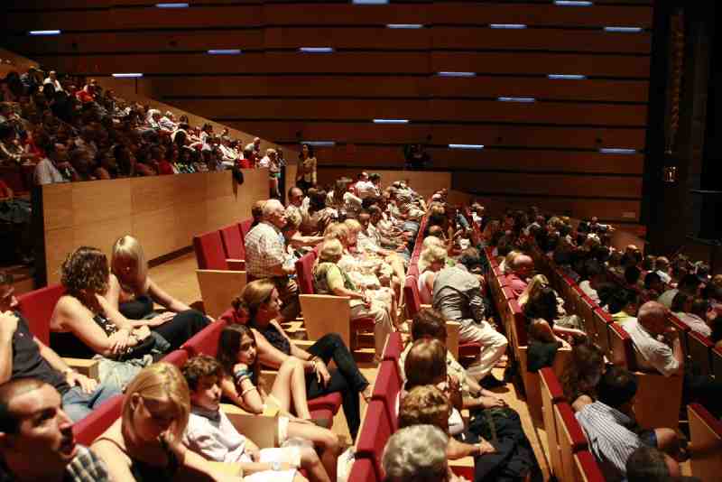 Risas y diversión en la primera de las funciones de ‘Dos hombres solos sin punto com ni ná’