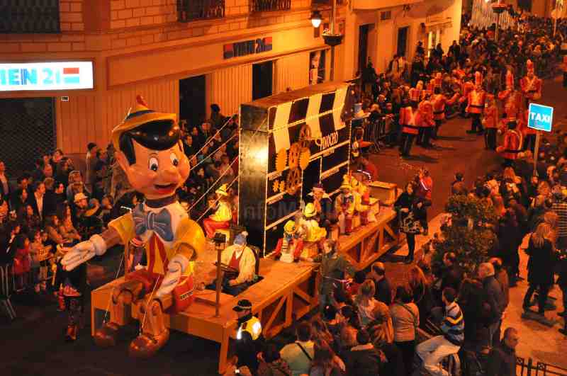 Los Reyes Magos traen alegría e ilusión a los niños melillenses