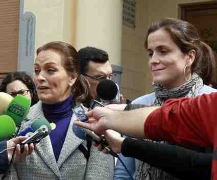 Representantes de RedMadre hacen un llamamiento a la colaboración ciudadana con su fundación