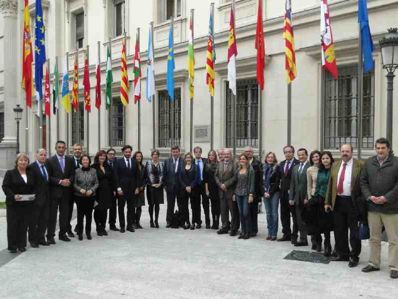 Foto de familia de todos los asistentes al encuentro con el CSD