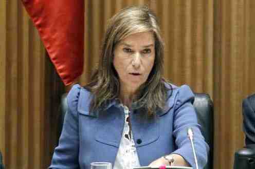 Mato reitera el compromiso del Gobierno con un modelo de sanidad público, universal, gratuito y de calidad